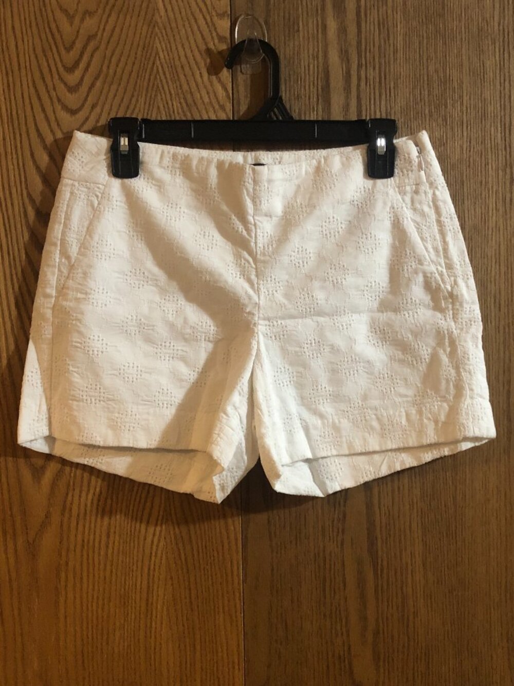 Banana Republic Women's Shorts Size 2 White Eyelet Lace Embroidered Cotton
